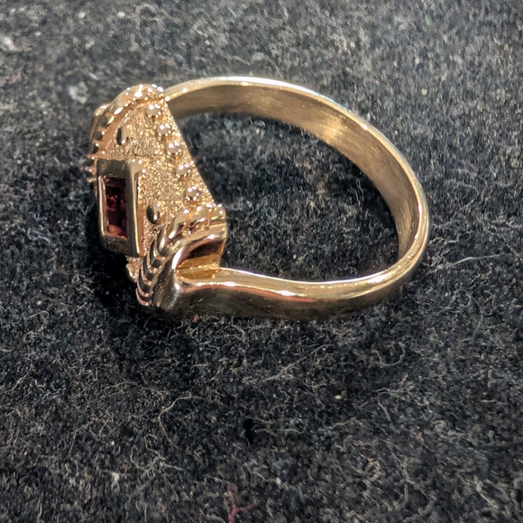 14k Gold Garnet Etruscan Style Ring - sz. 3.5 - Picture 5 of 12